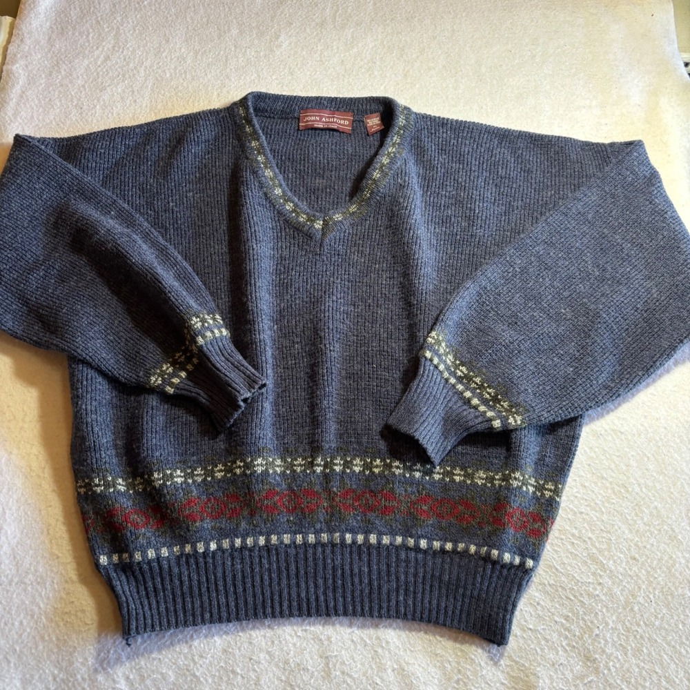 John Ashford Mens XL V-Neck Sweater Blue Wool Blend Fair Isle Italy Vintage